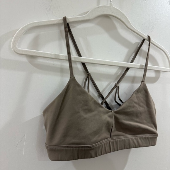 ALO YOGA Sunny Strappy Bra Gravel Gloss
Sz S - Picture 8 of 8